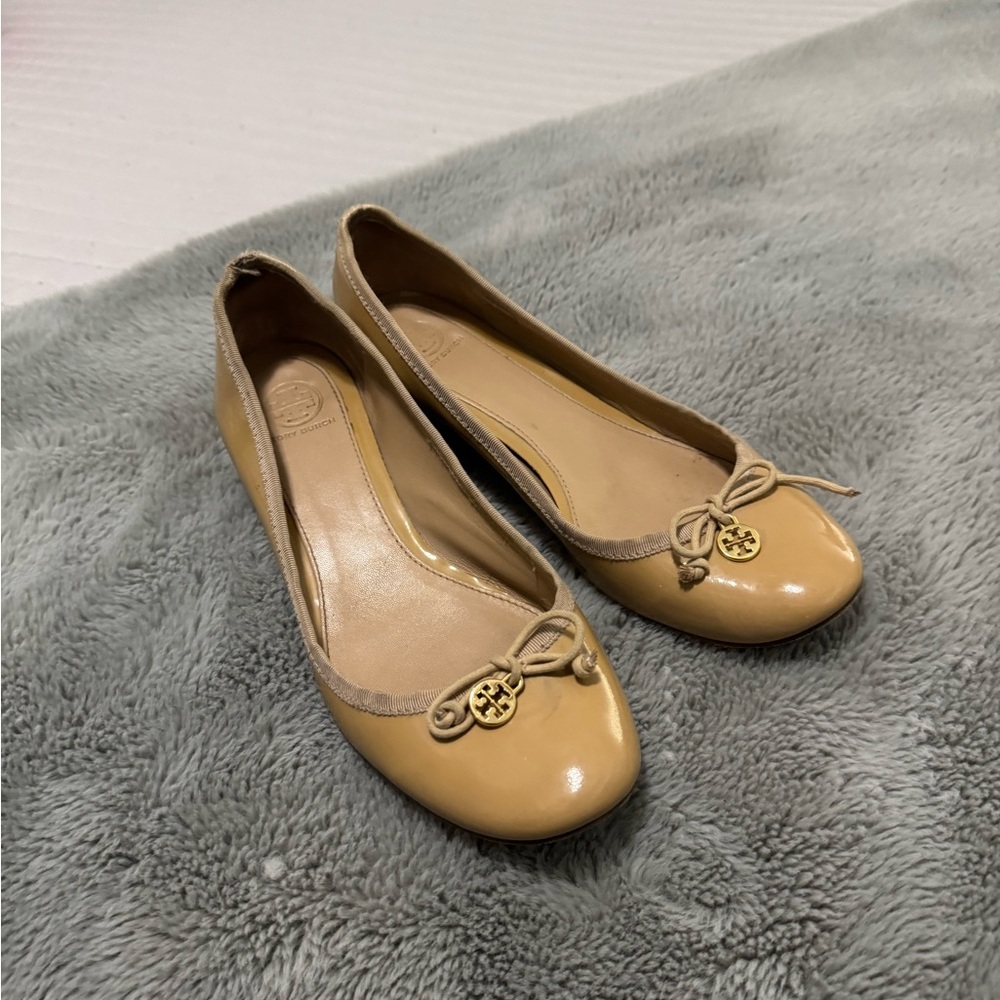 Tory Burch Beige Ballet Flats with Bow